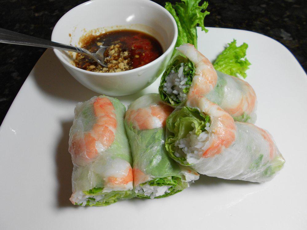 Fresh Spring Rolls Wrap · Rice noodle, mix green, mint leaves, wrapped in rice paper. Served with peanut sauce.
Choice of shrimp, or tofu and mushroom.