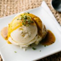 Home made Mashed Potatoes with Gravy · 8oz of home made mashed potatoes with gravy