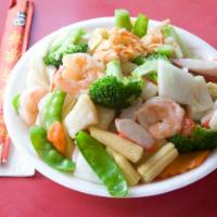 Seafood Club Platter · Fresh scallops, shrimp, crawfish meat and crab stick sauteed with mushrooms, and vegetables ...