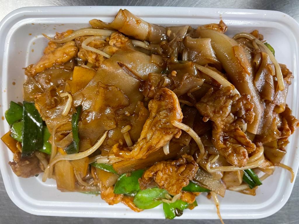 Chicken Chow Fun · Stir fried vegetables and noodles.