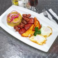 Cuatro Golpes - Queso, salami, huevo y longaniza · Cheese, salami, egg, and Dominican sausage with a side of your choice.