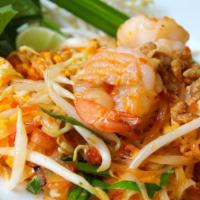 Shrimp-Pad Thai   虾泰面 · Stir-Fried Rice noodle with bean Sprouts,egg,basil and Ground Peanuts. little spicy