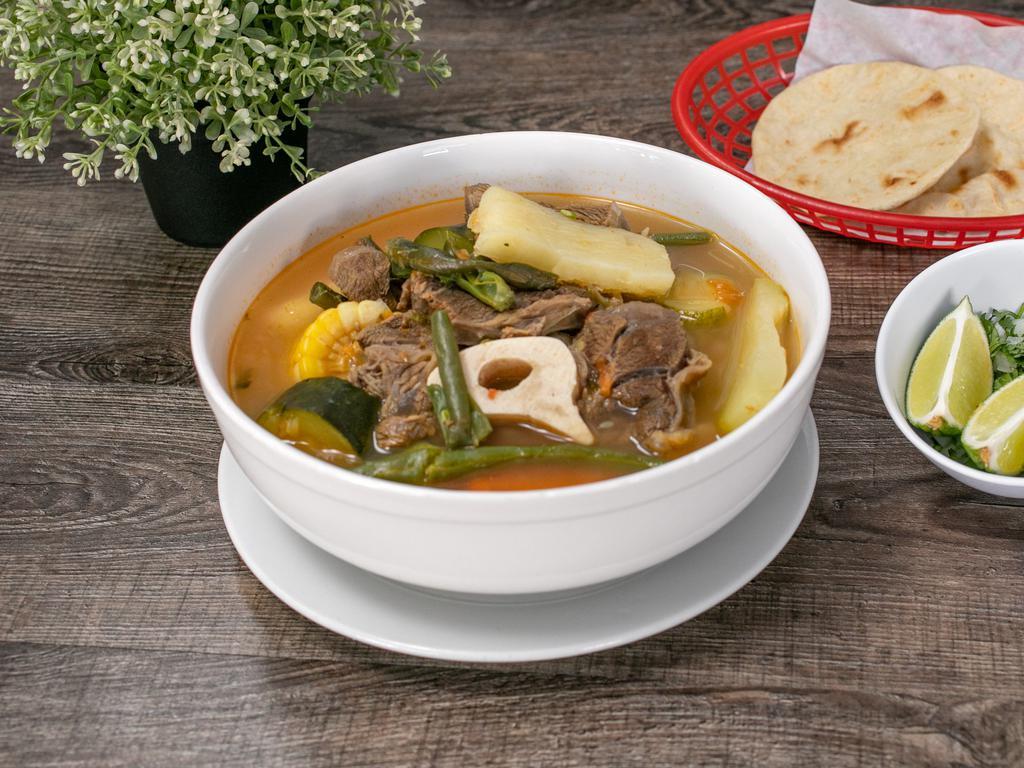 Sopa de Res · Beef and vegetable soup.
