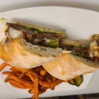 Pilly Cheese Skirt Steak · Skirt steak served with Spanish onions, red and green pepper, lettuce, tomato, and fries.