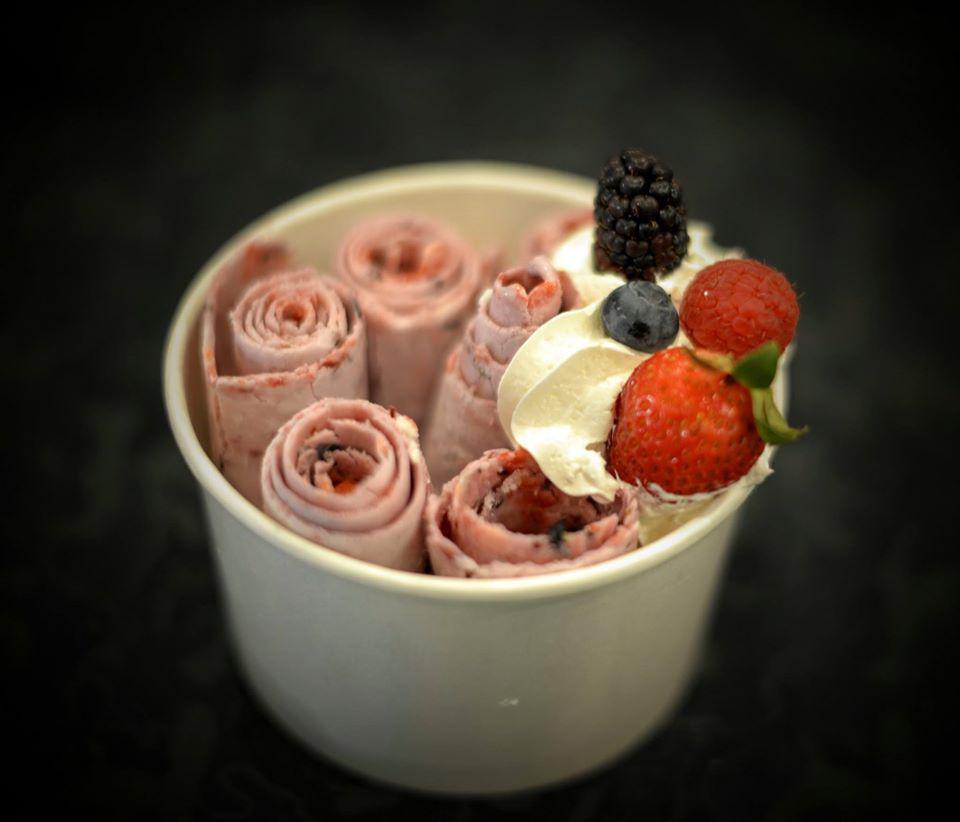 Fresh Mix Berries Ice Cream · Blackberry, blueberry, strawberry, chocolate drizzle.