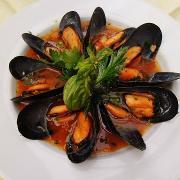 Cozze · Sauteed with chalets, bay leaf, and thyme in white wine sauce.