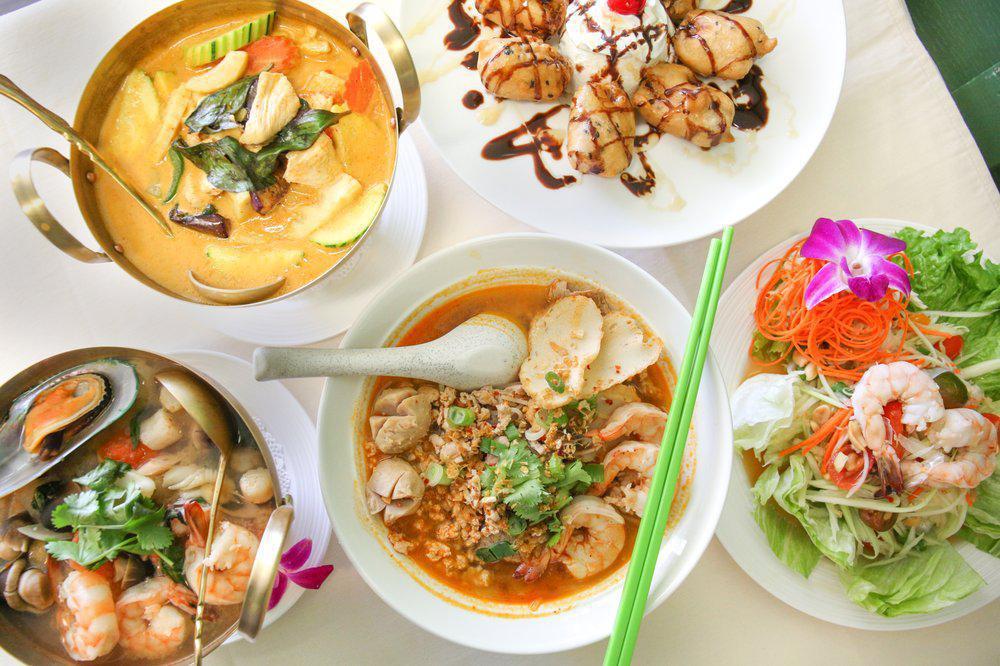 ThongLor Thai Restaurant · Alcohol · Curry · Noodles · Thai · Vegan · Vegetarian