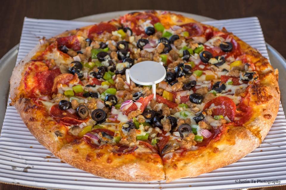 Red pepper pizza · Italian · Pizza · Sandwiches · Salad
