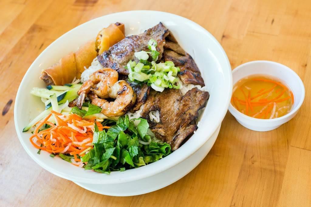 Le Pho · Pho · Vietnamese · Seafood · Sandwiches · Noodles · Salads · Vegetarian · Asian