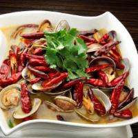 Clams in Chili oil soup · 