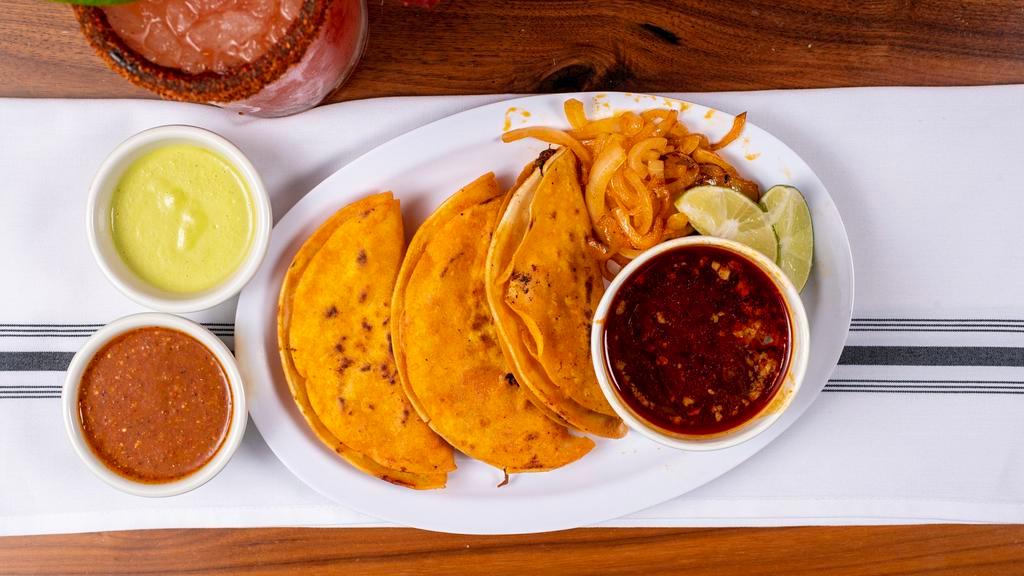 3 Tacos de Barbacoa · A la plancha Dorados o Suaves