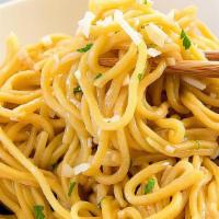 Garlic Noodle · Chow Mein with Garlic, Butter & Cheese