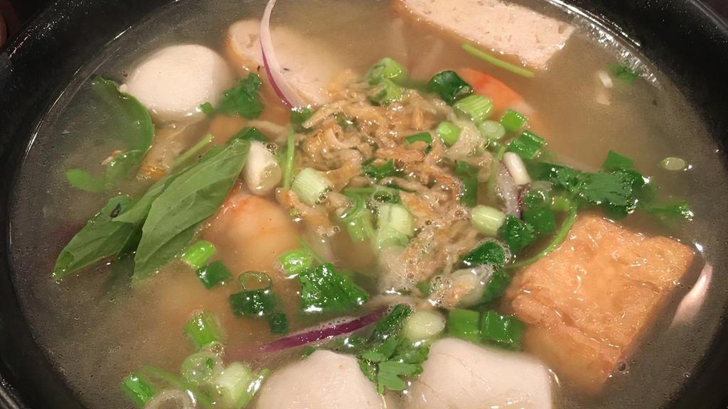 Combination Seafood Noodle Soup soup · Shrimp, fish ball, fish cake