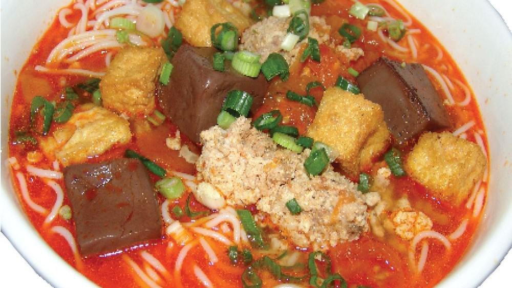 Crab Meat and Tomato Noodle Soup · Bun Rieu, crab meat and tomato noodle soup