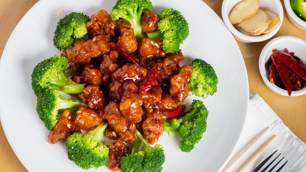 S3. General Tso's Chicken · Hot & spicy. Specially tenderized chunky chicken sauteed with chef's special garlic and spicy sauce.