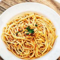 LINGUINE WITH RED CLAM SAUCE · 