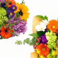 Debi Lilly Perfect Gift Luxe · Mixed flower bouquet, colors may vary