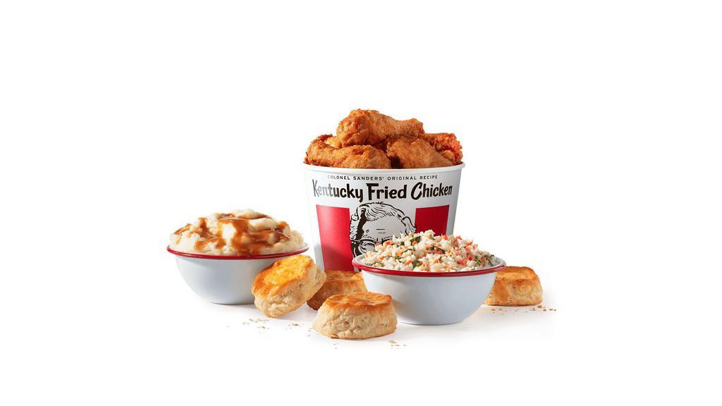 8 Piece Meal · 8 pieces of our freshly prepared chicken, available in Original Recipe or Extra Crispy, 2 large sides of your choice, and 4 biscuits. (2620-4980 cal.)