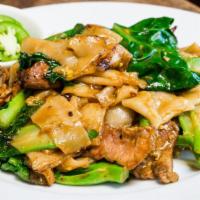Pad Se-Ew · fat rice noodle, pork, egg, chinese broccoli, black bean sauce (substitute: steak / shrimp +...