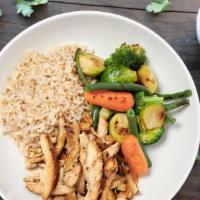 Healthy Brown Rice and Chicken  · brown rice, sauteed vegetables, halal chicken