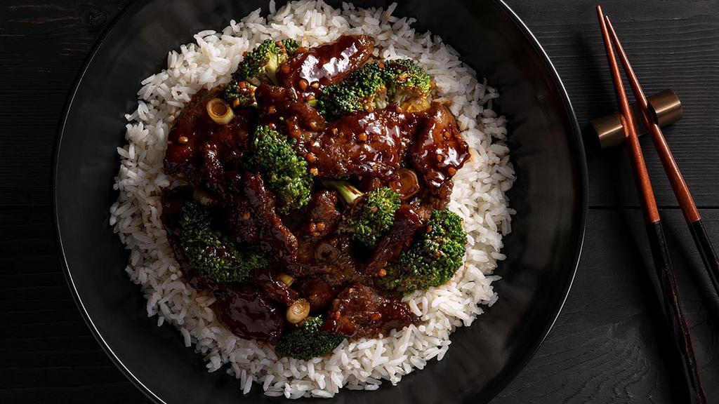 Beef With Broccoli Bowl · Flank steak, ginger-garlic aromatics, green onion, steamed broccoli.