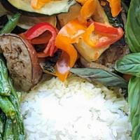 Gaeng Kiow Wan Pak · Grilled vegetables, basil green curry