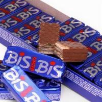 Bis · Milk chocolate package with 20 little units.