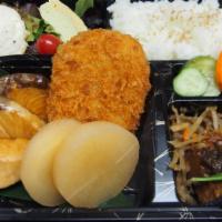 Buri Daikon Bento · Simmered yellow tail and daikon radish come with daily side dish.