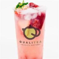 Pink Sparkle · Sparkling water mix with yogurt, in-house strawberry purée and fresh strawberry.
