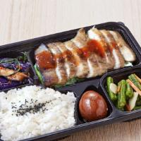 #R18 Grilled Snow Pork Bento · 炙烤松阪豬飯