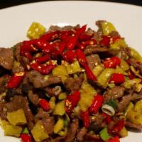 .1 beef sautéed w/picked millet pepper（ 醋香米椒牛肉） · spicy