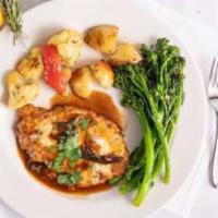  Pollo al Marsala · Chicken breast,, prosciutto, scamorza, sage. Marsala reduction Served with vegetables and po...