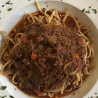 KIDZ LINGUINE BOLOGNESE · Ground beef and tomato sauce