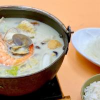 H5. Thai Green Curry Pot綠咖喱鍋  · Spicy. Chef recommendation. Chicken, shrimp, quail egg, kamaboko, fish cake, imitation crab,...