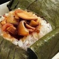 荷叶糯米鸡 / Lotus Leaf Glutinous Rice Bun · 
