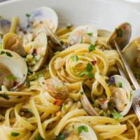 Linguine Clams  · Linguine with fresh clams, parsley, garlic white wine sauce