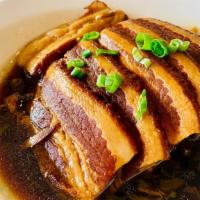 Steamed Pork Slices with Preserved Veggies酸菜扣肉 · Preserved veggie can perfectly balance and absorb the fat from pork. Must try!