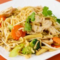 Chow Mein Noodle · Egg Noodle, Sesame Oil, Broccoli, Carrot, Celery, Mushroom, Baby Corn, and Bean Sprout.