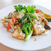 30. Crispy Chow Mein /  Mi Xao Gion · Crispy wheat noodle w/mixed vegetable, tofu, and mushroom in garlic sauce.