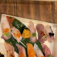 10 PCS Nigiri · 10 PCS Chef's choice sushi nigiri with assorted fish