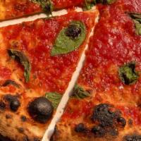 Marinara Pizza · Tomato sauce, basil, oregano, fresh garlic, olive oil, fleur de sel.