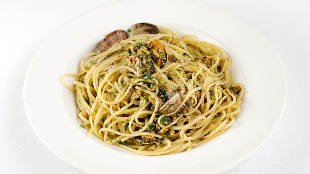 Catering Linguine Vongole · Your choice of red or white sauce, baby clams, manila clams, garlic, olive oil.