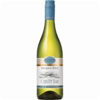 Oyster Bay Sauvignon Blanc (750 Ml) · Stunningly aromatic tropical fruits and bright citrus notes, with a refreshingly zesty finish.