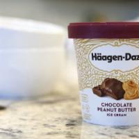 Häagen-Dazs Cookies & Cream Ice Cream 1 Pint · 