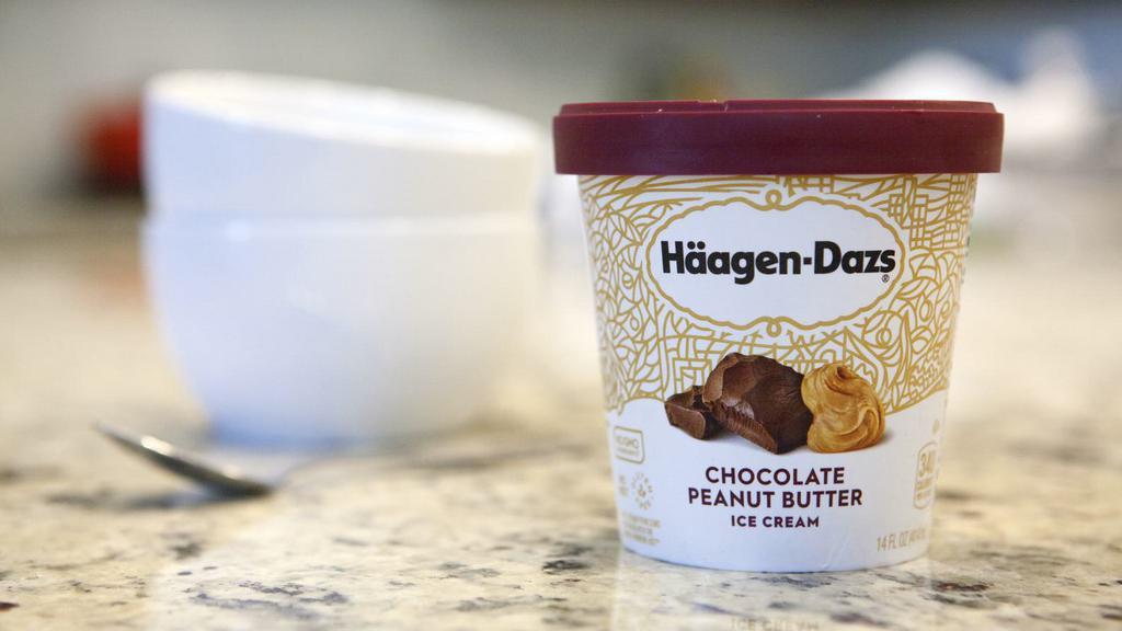 Häagen-Dazs Chocolate Ice Cream 1 Pint · 