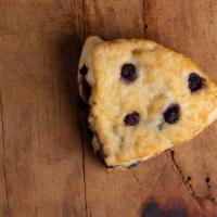Blubeberry Scone · Scone filled with Blueberry and sprinkled with sugar on top