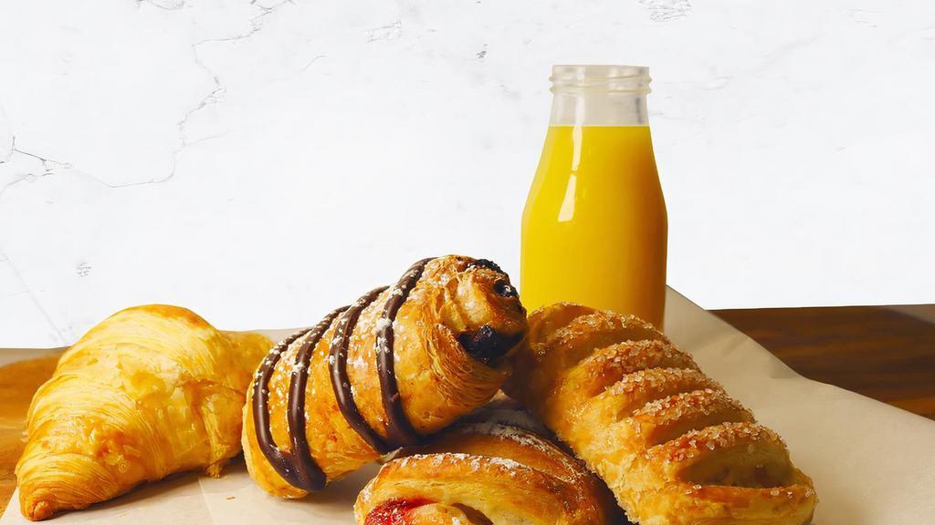 Strawberry & Cream Cheese Croissant · 