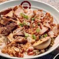 Beef Brisket & Crispy Pork Guilin Rice Noodle / 牛腩+脆皮桂林米粉 · 