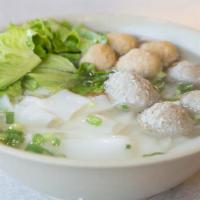 #30. Hủ Tiếu Bò Viên, Cá Viên Chiên · Beef ball and fried fish ball rice noodle soup.