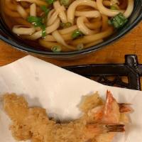 Chonmage tempura udon · 3 tempura shrimp and green onion in an udon noodle soup